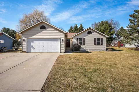 733 Terrace Ridge Dr, Cottage Grove, WI 53527