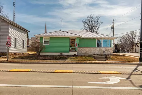 1304 9th St, Monroe, WI 53566