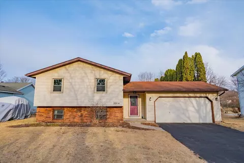 2914 Greenway Trl, Madison, WI 53719