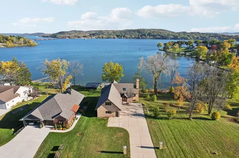 125 Lu Foster Ln, Merrimac, WI 53561