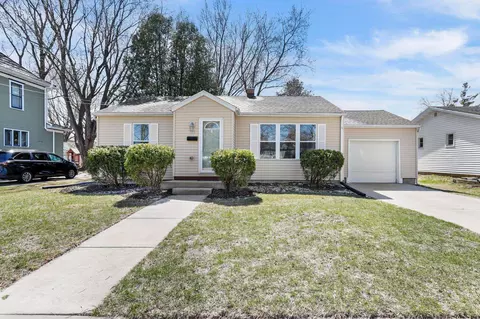 833 W Jefferson St, Stoughton, WI 53589