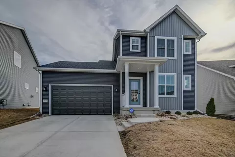 411 Crusader Pt, Waunakee, WI 53597