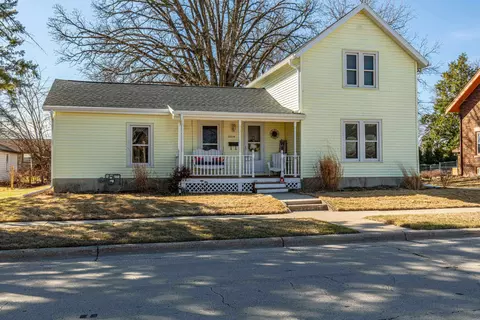 2014 16th St, Monroe, WI 53566