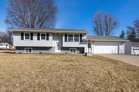 930 Grant St, Platteville, WI 53818