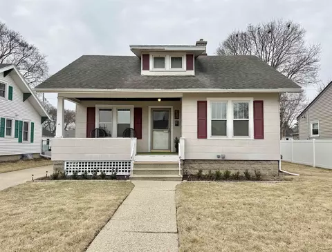 615 N Pine St, Janesville, WI 53548