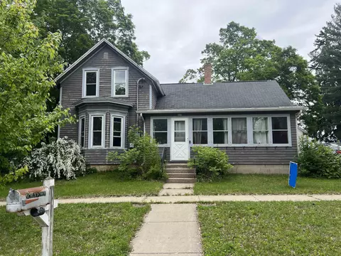 237 S Lincoln St, Poynette, WI 53955