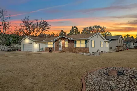 202 12th Ave, Baraboo, WI 53913