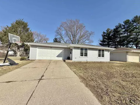 1431 S Chatham St, Janesville, WI 53546