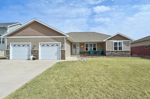 1040 Barbara Cir, Belleville, WI 53508