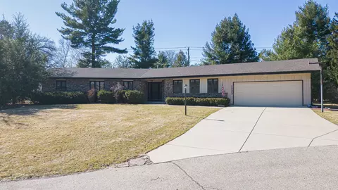 1923 Eastwood Ave, Janesville, WI 53545