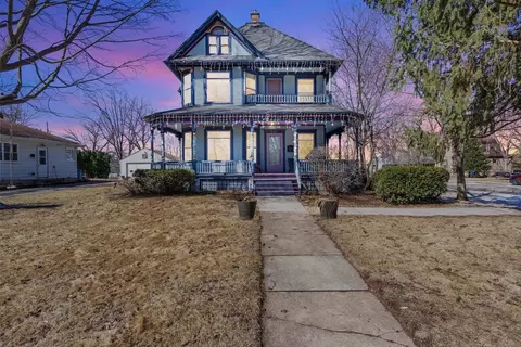 561 N Main St, Oregon, WI 53575