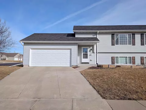 1540 Montclair Pl, Fort Atkinson, WI 53538