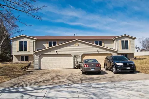 713 Crawford Dr, Cottage Grove, WI 53527