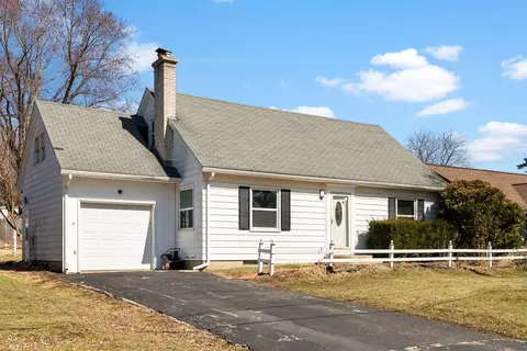 210 South St, Deforest, WI 53532
