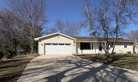 205 Rosewood Dr, Janesville, WI 53548