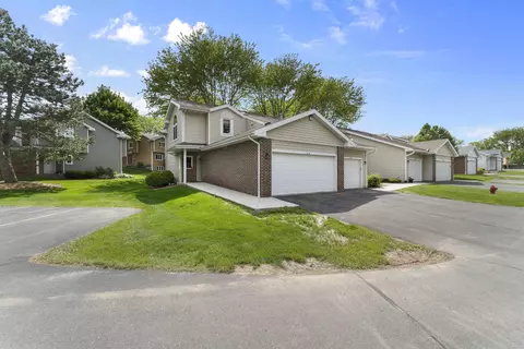 314 Castle Oaks Xing, Waunakee, WI 53597