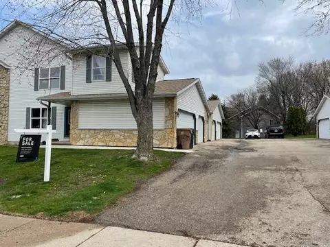 1337 Glacier Hill Dr #3, Madison, WI 53704