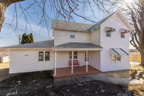 128 S Main St, Dickeyville, WI 53808
