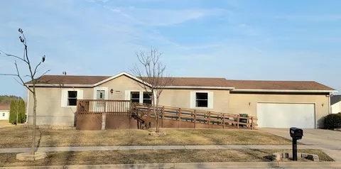 1431 Evergreen Dr, Baraboo, WI 53913
