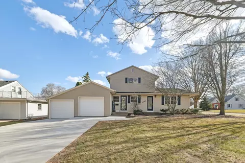 2006 19th St, Monroe, WI 53566