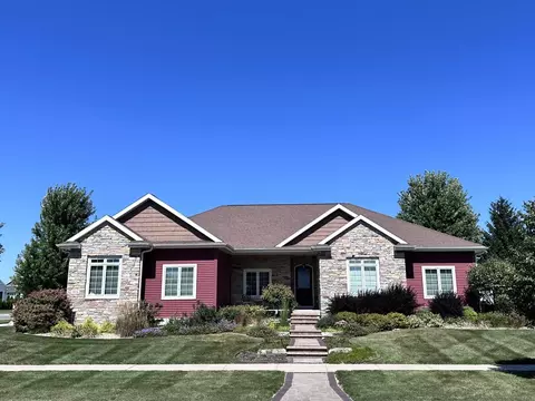2076 Stonehaven Dr, Sun Prairie, WI 53590