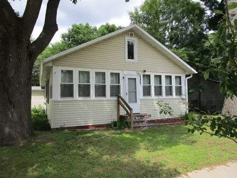 454 Center St, Adams, WI 53910