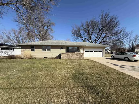 226 E Park Ave, Monticello, WI 53570