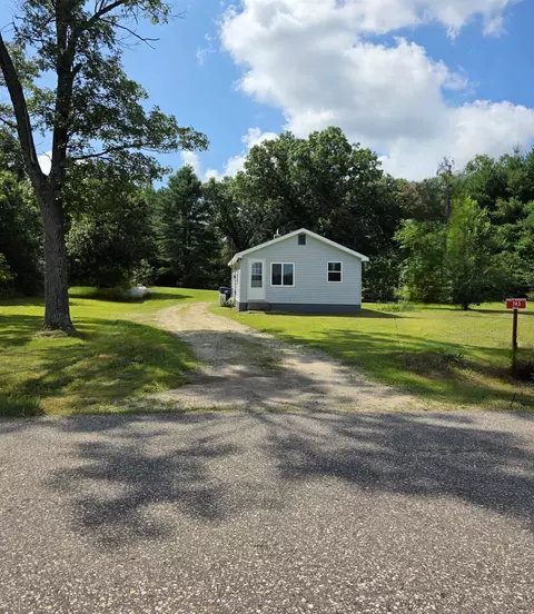 743 Fur Ave, Wisconsin Dells, WI 53965