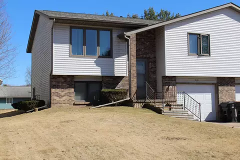 516 Old Indian Trl, Deforest, WI 53532