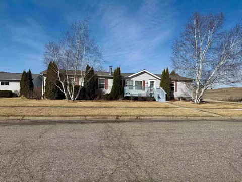 1400 Spruce Dr, Baraboo, WI 53913