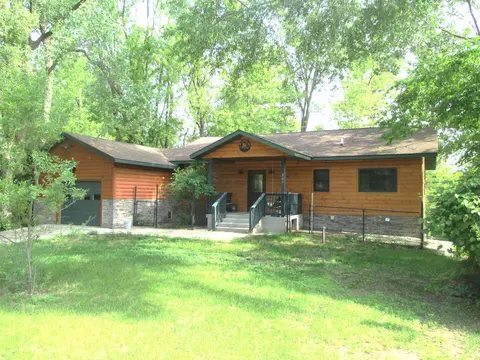207 E Water St, Montello, WI 53949