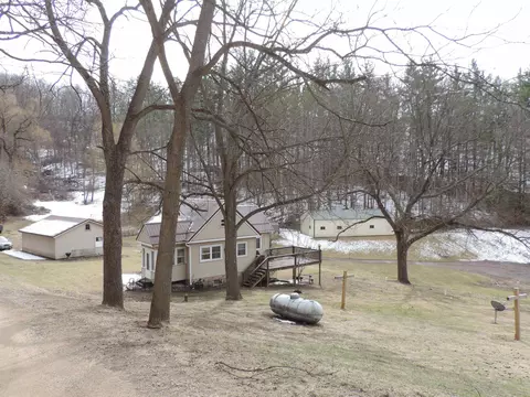 28005 Crestview Dr, Richland Center, WI 53581