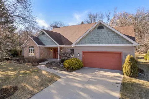 2895 Forest Down, Fitchburg, WI 53711