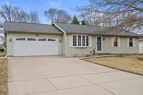 3313 Glenbarr Dr, Janesville, WI 53548