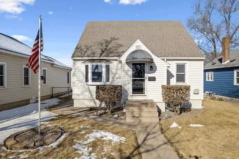 2616 S East Ave, La Crosse, WI 54601