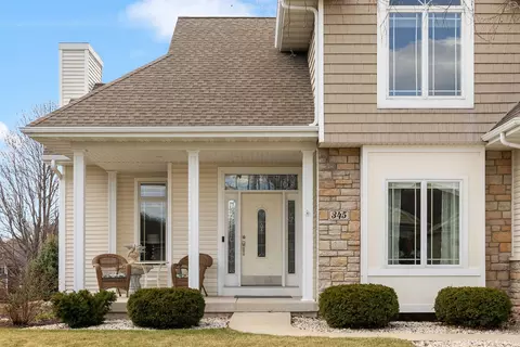 345 Meadow Crest Trl, Cottage Grove, WI 53527