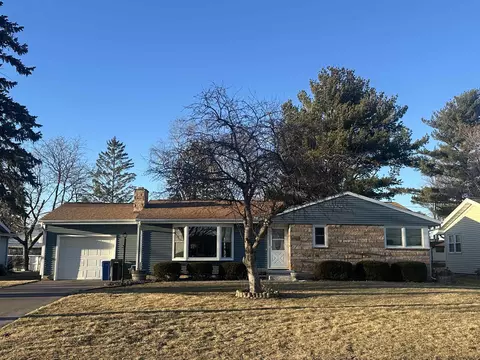 107 Curtis St, Arlington, WI 53911