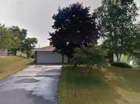 5560 Moonlight Dr, Waunakee, WI 53597
