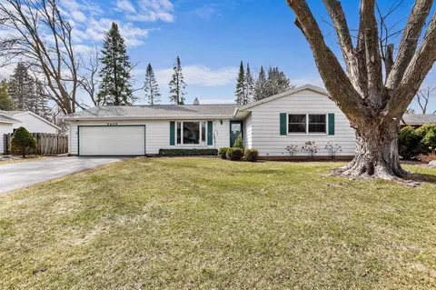 5409 Meadowood Dr, Fitchburg, WI 53711
