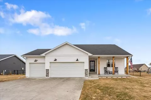 448 S 7th St, Evansville, WI 53536
