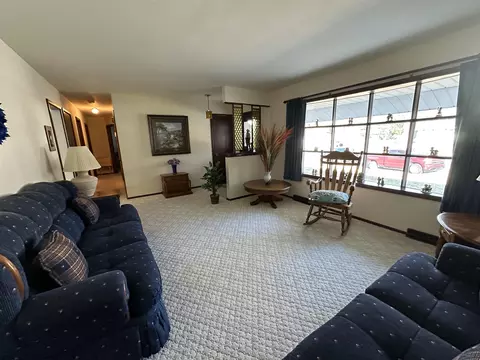 116 Royal Ct, Janesville, WI 53546