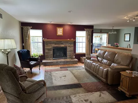203 Prairie View Dr, Beaver Dam, WI 53916