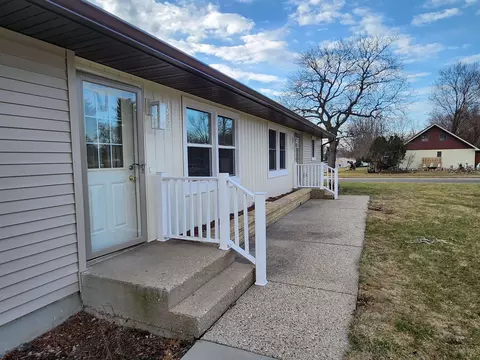 1845-1847 Garden Dr, Janesville, WI 53548