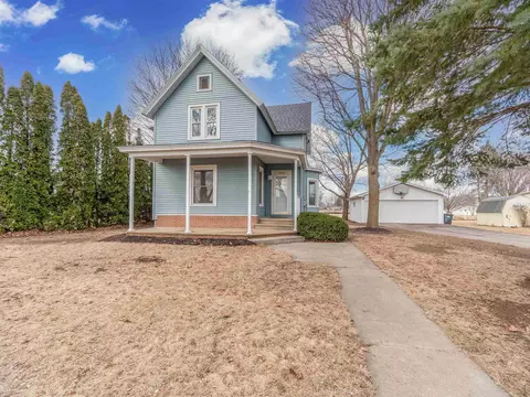 323 W Stroud St, Randolph, WI 53956