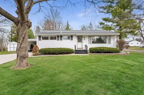 408 Acacia Ln, Madison, WI 53716