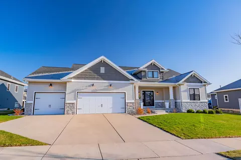3017 Mourning Dove Dr, Cottage Grove, WI 53527