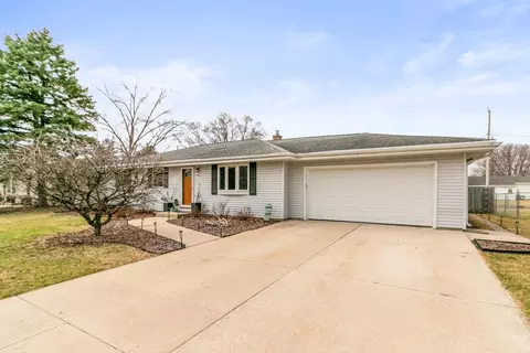 74 S Sumac Dr, Janesville, WI 53545