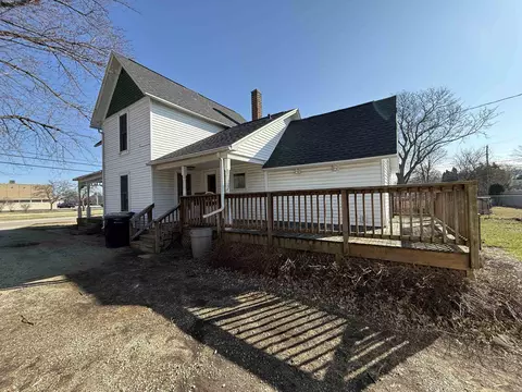 1406 Mount Zion Ave, Janesville, WI 53545