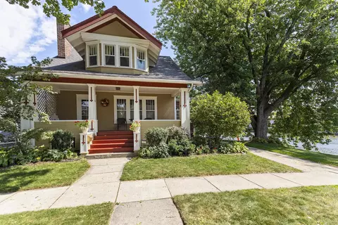 102 Clarence St, Fort Atkinson, WI 53538