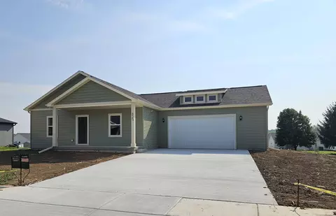 825 Karsten Dr, Horicon, WI 53032
